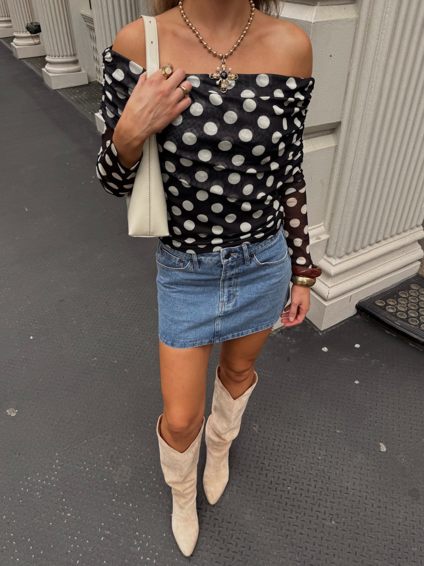 Calyx Top