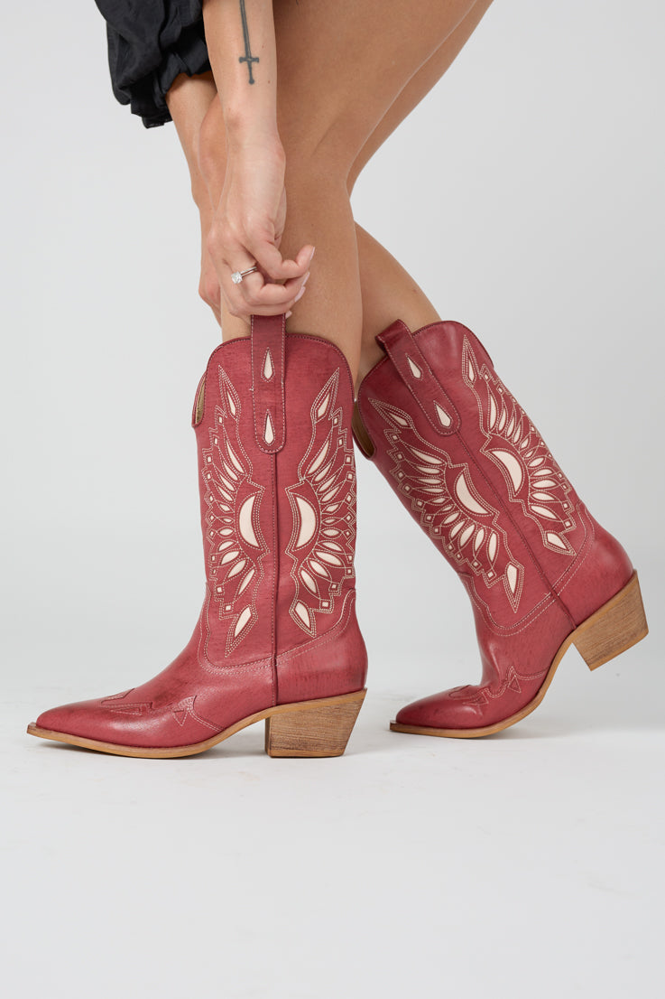 Dorothy Boots